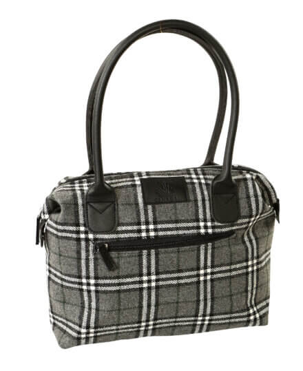 Hand Bag with Inner Pockets