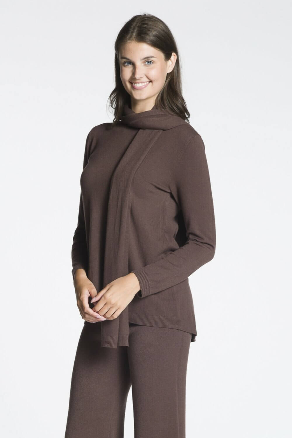 Long Sleeve Crew Neck Sweater with High-Low Hemline and Matching Scarf